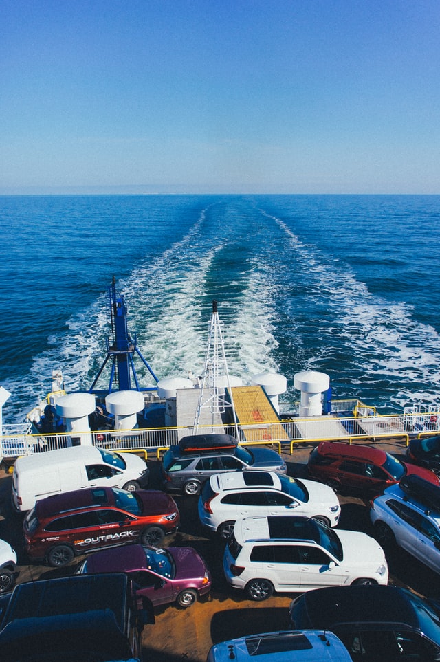 Conexiones regulares del ferry  entre Almirante e Isla Colón